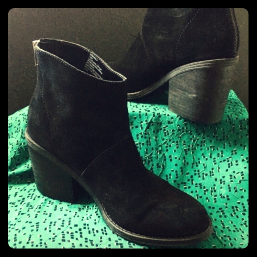 Steve Madden suede ankle boots